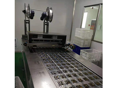阿膠全自動拉伸包裝機(jī)